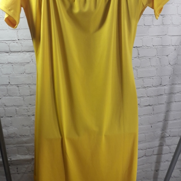 Dress - Picture 5 of 10